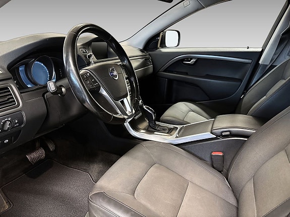 Volvo XC70 13 of 16