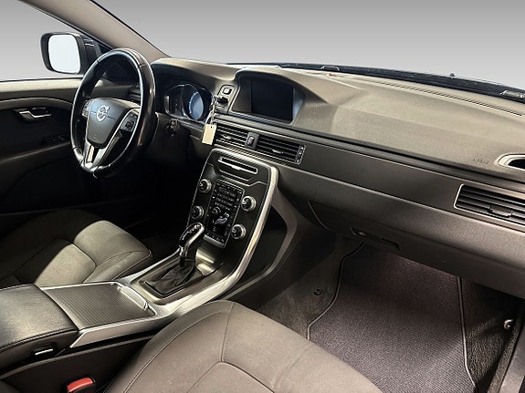 Volvo XC70 14 of 16