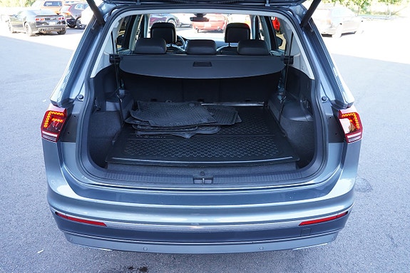 Volkswagen Tiguan Allspace 17 of 27