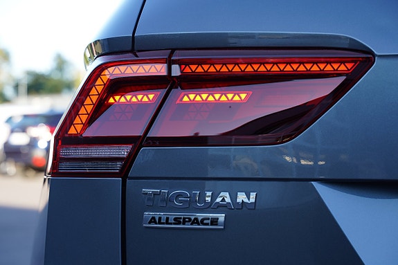 Volkswagen Tiguan Allspace 4 of 27