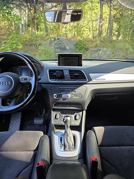 Audi Q3 6 of 13