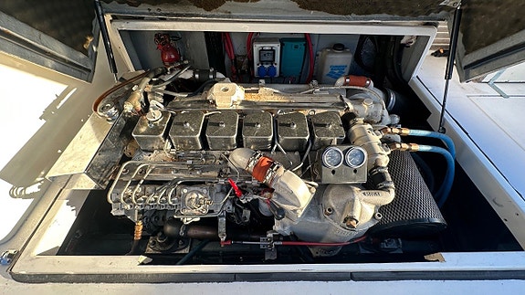 Sea Ray 31 Amberjack -1992 26 of 26