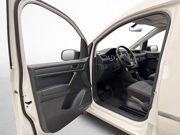 Volkswagen Caddy Maxi 16 of 30
