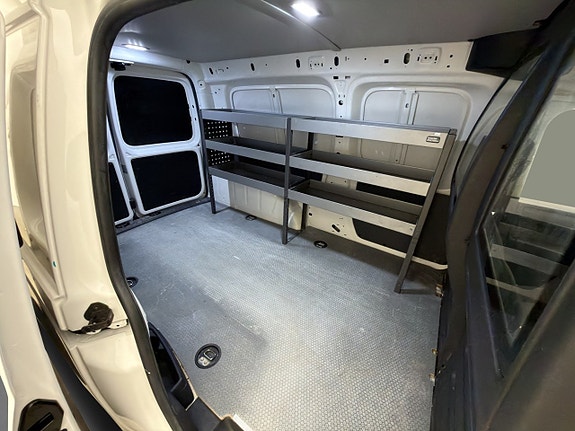 Volkswagen Caddy Maxi 14 of 30