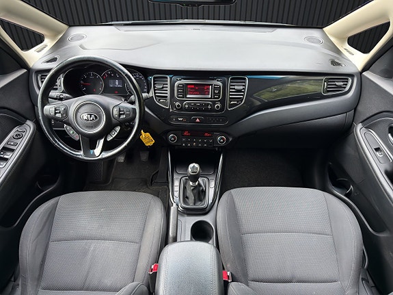 Kia Carens 11 of 20