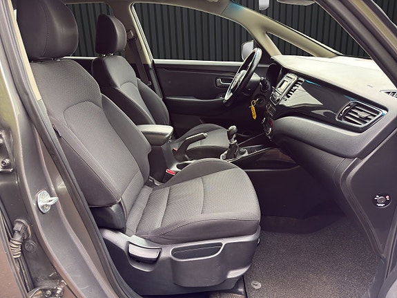 Kia Carens 12 of 20