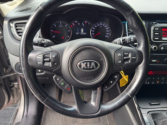 Kia Carens 15 of 20