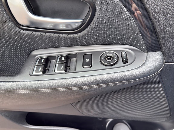 Kia Carens 20 of 20