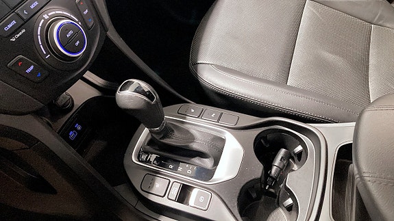 Hyundai Santa Fe 13 of 16