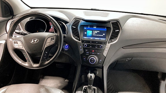 Hyundai Santa Fe 4 of 16