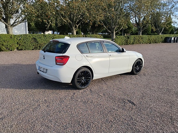 BMW 116i 5 of 13