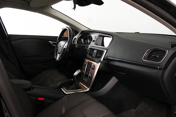 Volvo V40 Cross Country 20 of 24