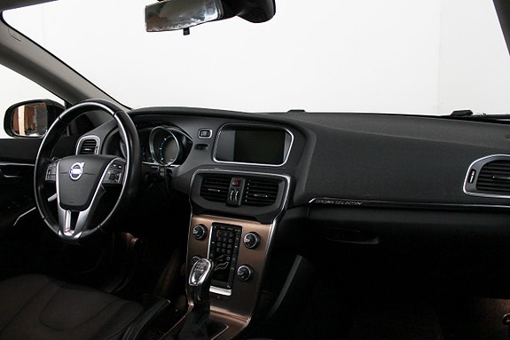 Volvo V40 Cross Country 18 of 24