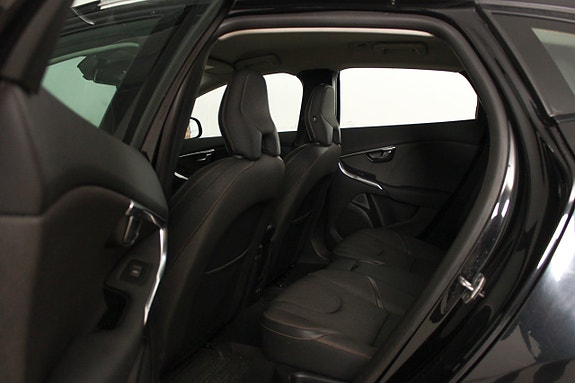 Volvo V40 Cross Country 21 of 24