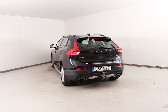 Volvo V40 Cross Country 9 of 24