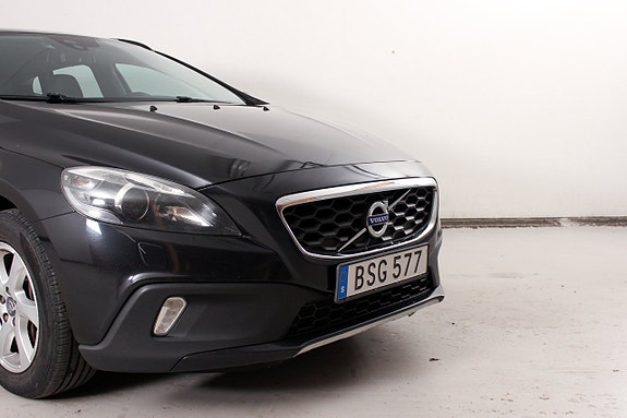 Volvo V40 Cross Country 3 of 24