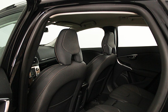 Volvo V40 Cross Country 22 of 24