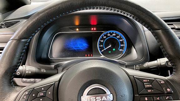 Nissan Leaf 13 of 16