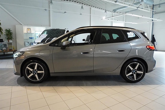 BMW 225e 3 of 27