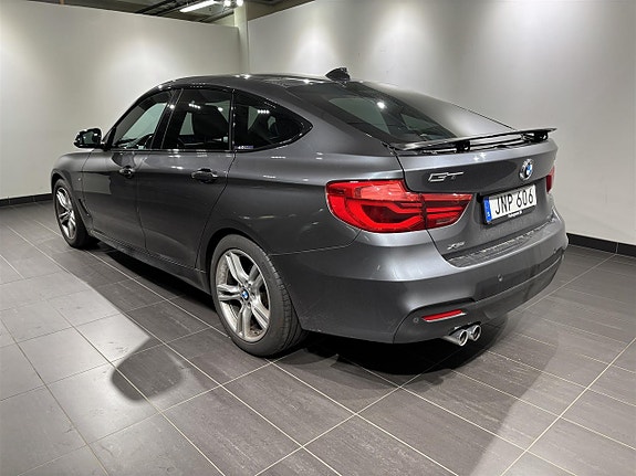 BMW 330i 2 of 2