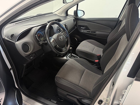 Toyota Yaris 6 of 10