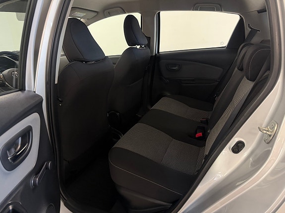 Toyota Yaris 9 of 10