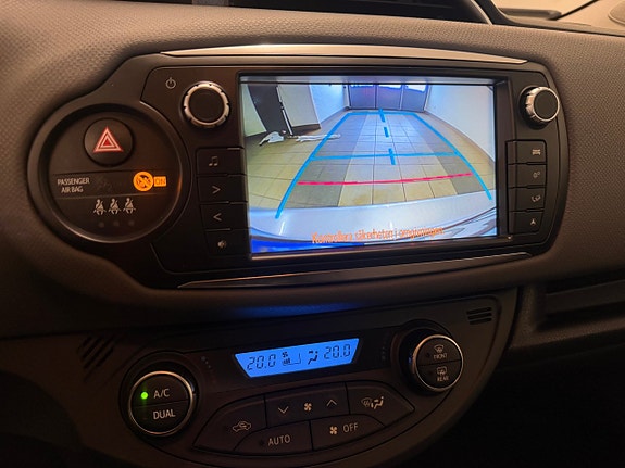 Toyota Yaris 8 of 10