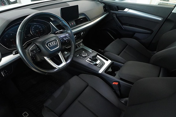 Audi Q5 2 of 10