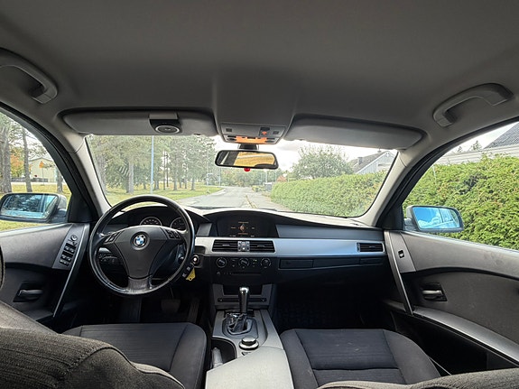 BMW 523i 5 of 8