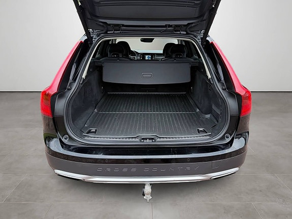Volvo V90 Cross Country 11 of 14