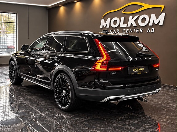 Volvo V90 Cross Country 6 of 14