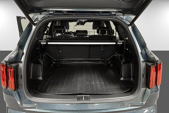 Kia Sorento 16 of 30