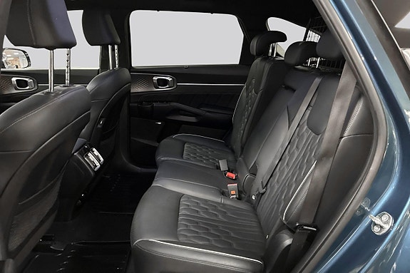 Kia Sorento 11 of 30