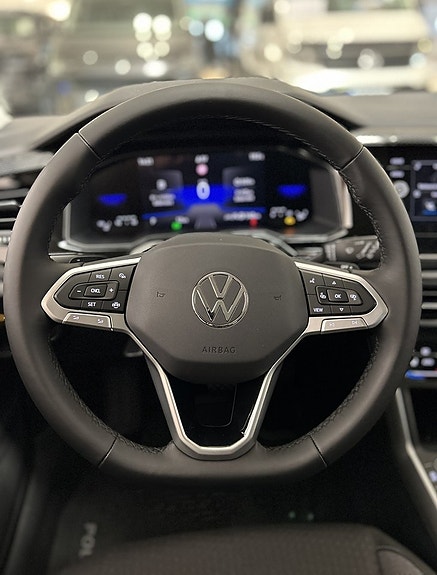 Volkswagen Polo 10 of 19