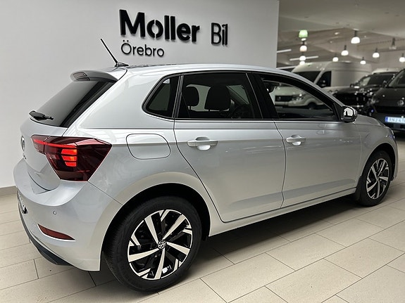 Volkswagen Polo 2 of 19