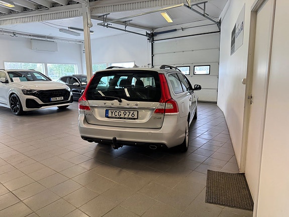 Volvo V70 4 of 11