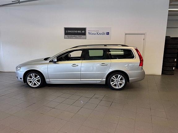 Volvo V70 2 of 11