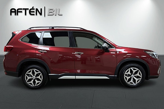 Subaru Forester 10 of 28