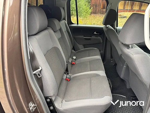 Volkswagen Amarok 25 of 26
