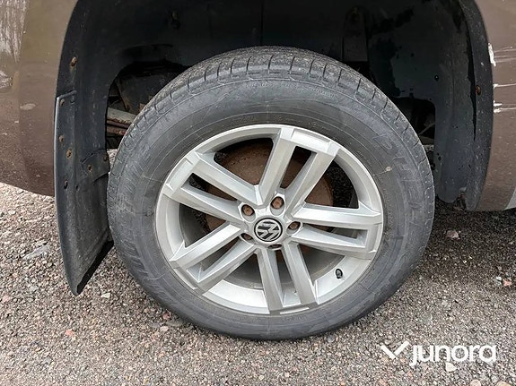 Volkswagen Amarok 15 of 26