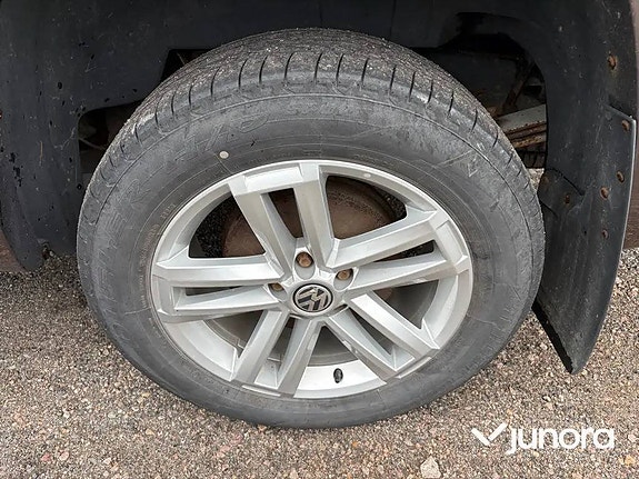 Volkswagen Amarok 13 of 26