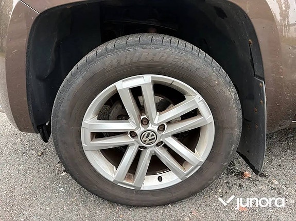Volkswagen Amarok 12 of 26