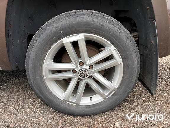 Volkswagen Amarok 14 of 26