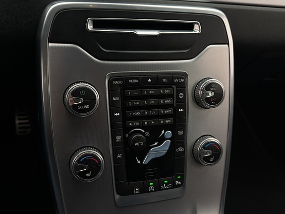 Volvo XC70 25 of 30