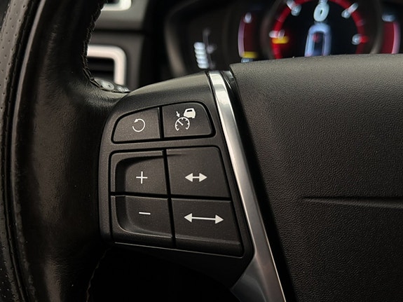 Volvo XC70 16 of 30