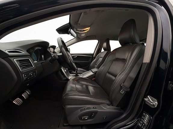 Volvo XC70 13 of 30