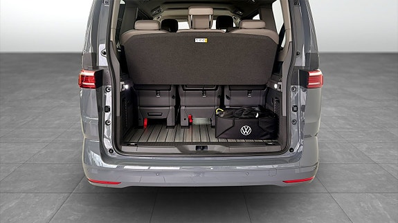 Volkswagen Multivan 12 of 12