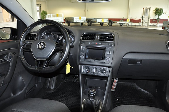 Volkswagen Polo 8 of 14