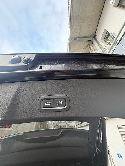 Volvo XC40 12 of 17