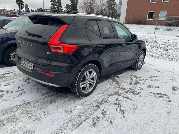 Volvo XC40 8 of 17